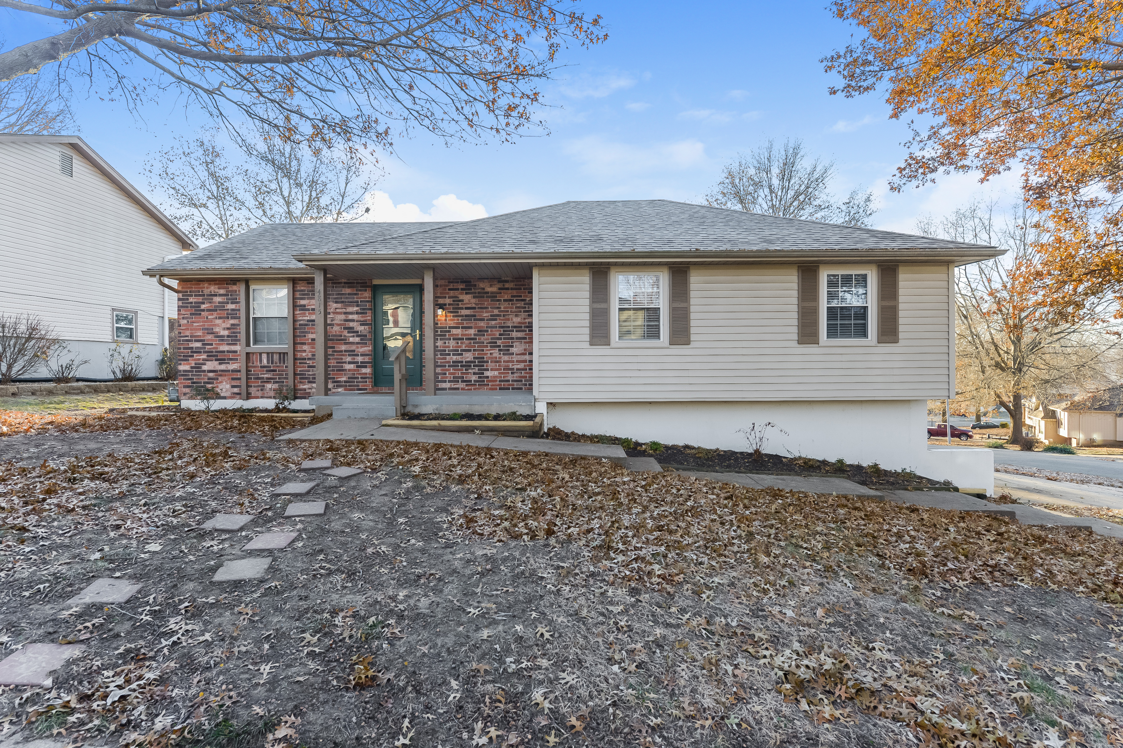 4815 S Kendall Dr Independence, MO 64055